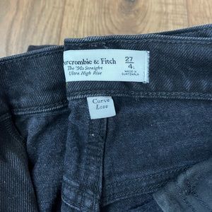 NWOT Abercrombie Curve Love 90s Straight Jeans